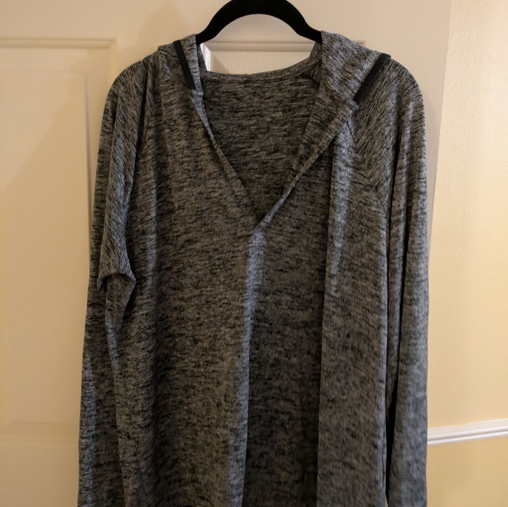 Under armour Hooded Long Sleeve Shirt